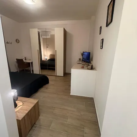 Residentillo-private Ensuite 3* Vercelli