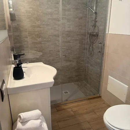 Residentillo-private Ensuite Gasthof Vercelli